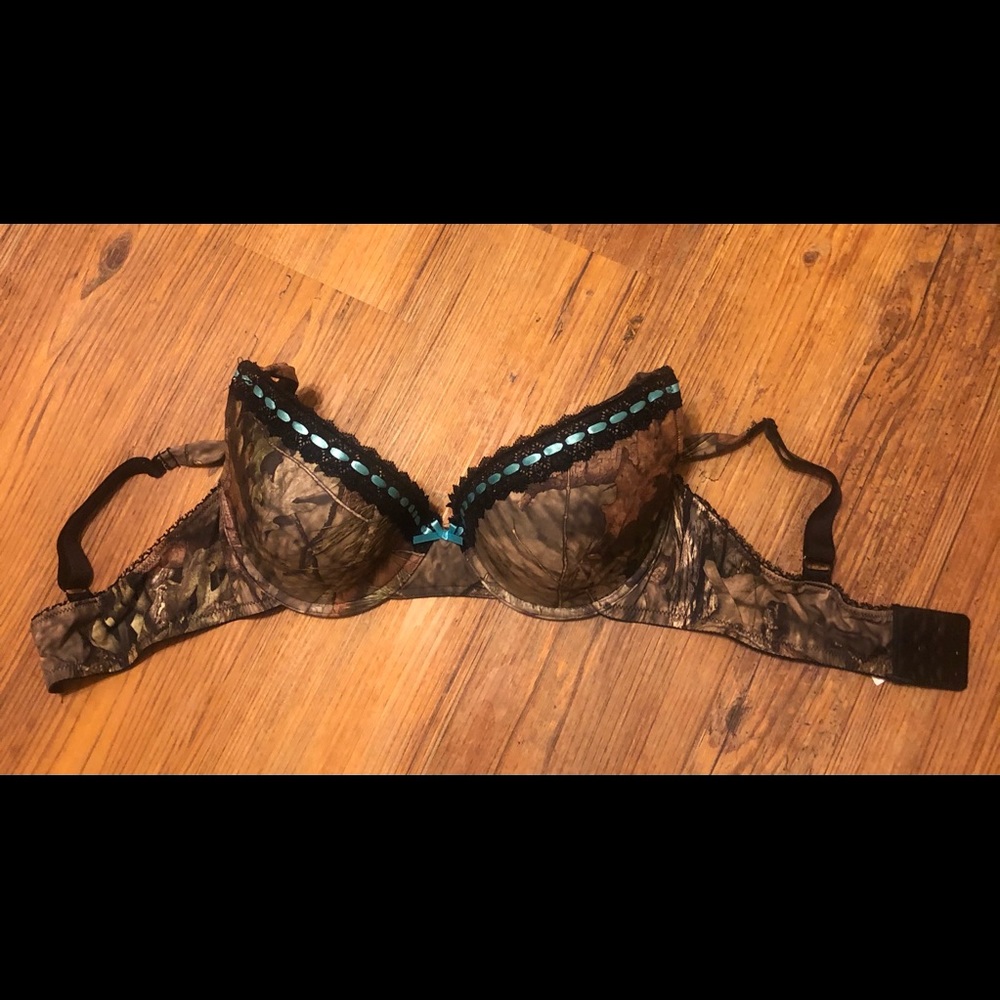 Wilderness Dreams camo and lace bra 36DD. $7